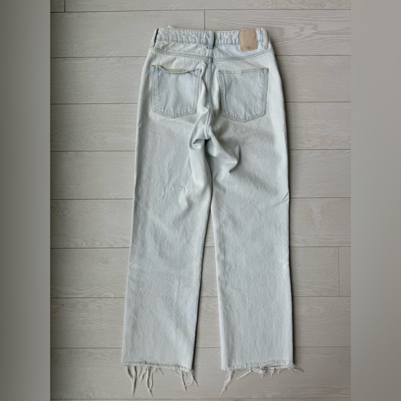 Zara Mid Rise Straight Leg Light-wash Jeans US 4 - Picture 9 of 10